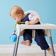child with connect-a-cup passion splash - b.box for kids